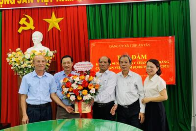 Đảng ủy Xã Tịnh Ấn Tây tổ chức tọa đàm nhân kỷ niệm 95 năm ngày thành lập Đảng Cộng sản Việt Nam